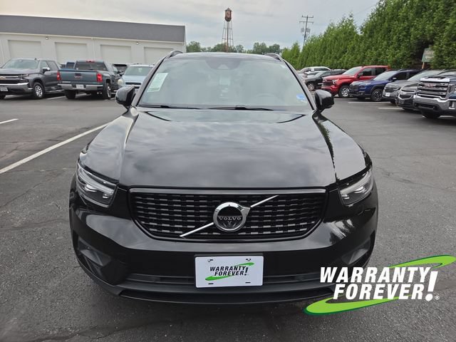 Used 2022 Volvo XC40 T5 R-Design w/ Advanced Package AWD/4WD image 2