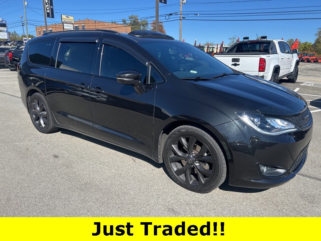 Used 2019 Chrysler Pacifica Limited w/ S Appearance Package