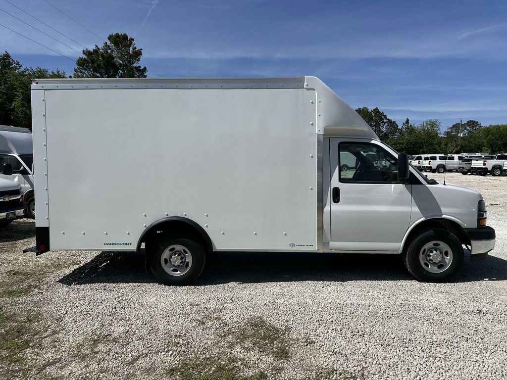 New 2025 Chevrolet Express 3500 w/ Power Convenience Package image 17