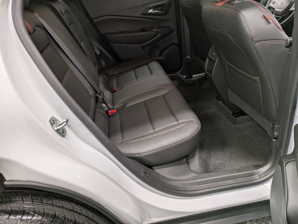 Used 2025 Chevrolet Trax RS w/ Driver Confidence Package image 26