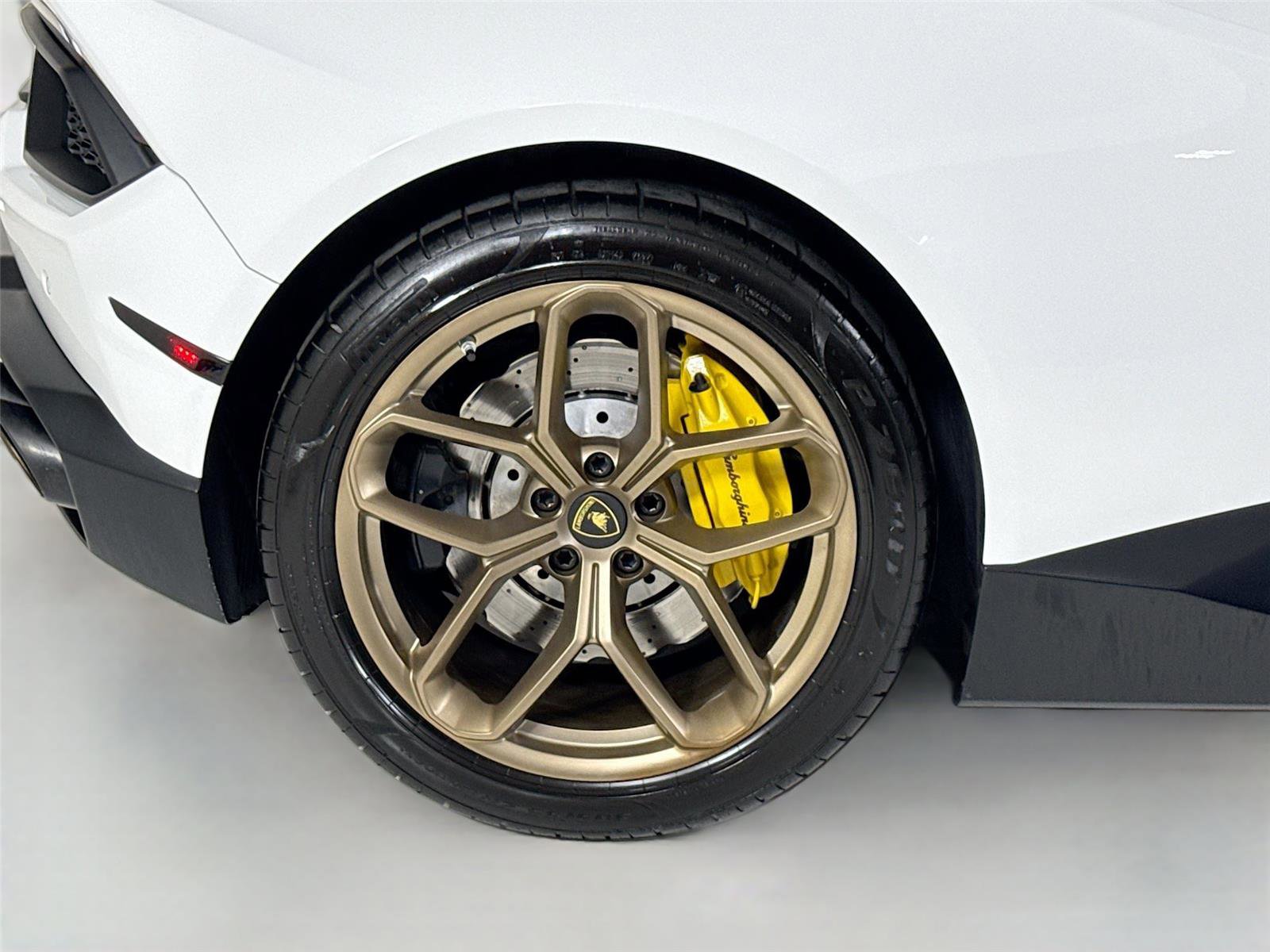 Used 2016 Lamborghini Huracan LP 580-2 image 38