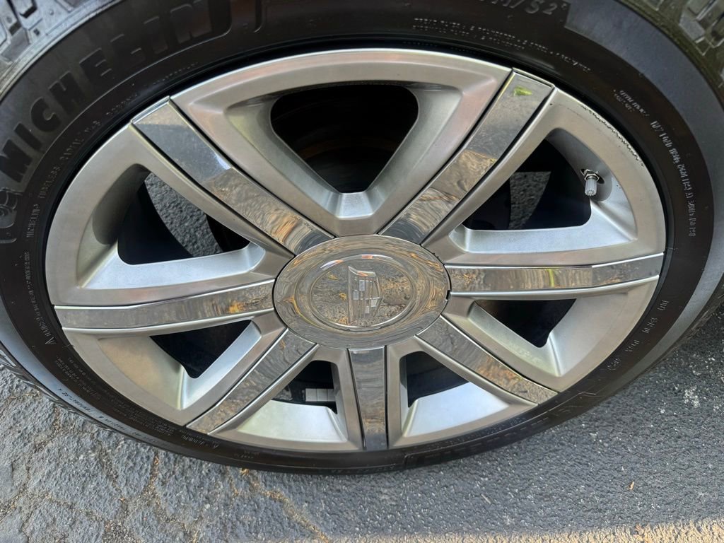 Used 2018 Cadillac Escalade Luxury AWD/4WD image 9