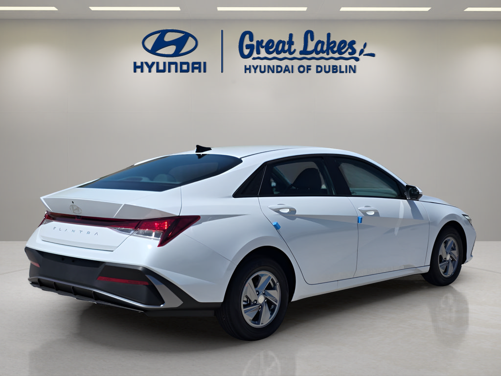 New 2026 Hyundai Elantra SE FWD image 5
