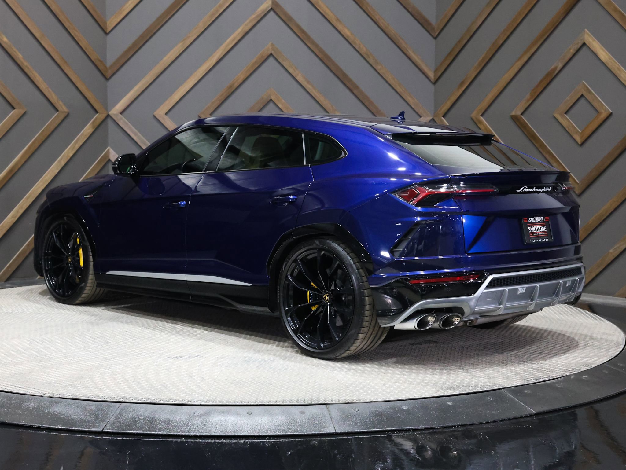 Used 2019 Lamborghini Urus image 27