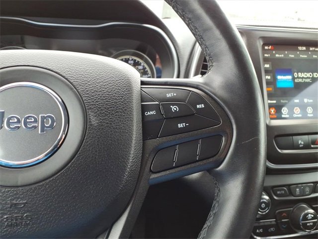 Used 2019 Jeep Cherokee Trailhawk w/ Cold Weather Group image 17