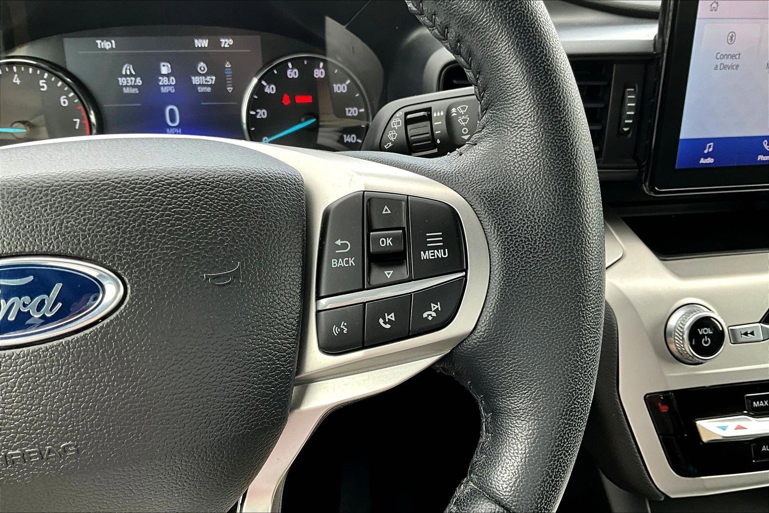 Used 2022 Ford Explorer XLT AWD/4WD image 12