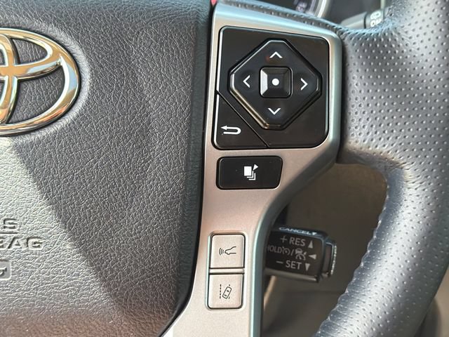 Used 2023 Toyota 4Runner Limited AWD/4WD image 31