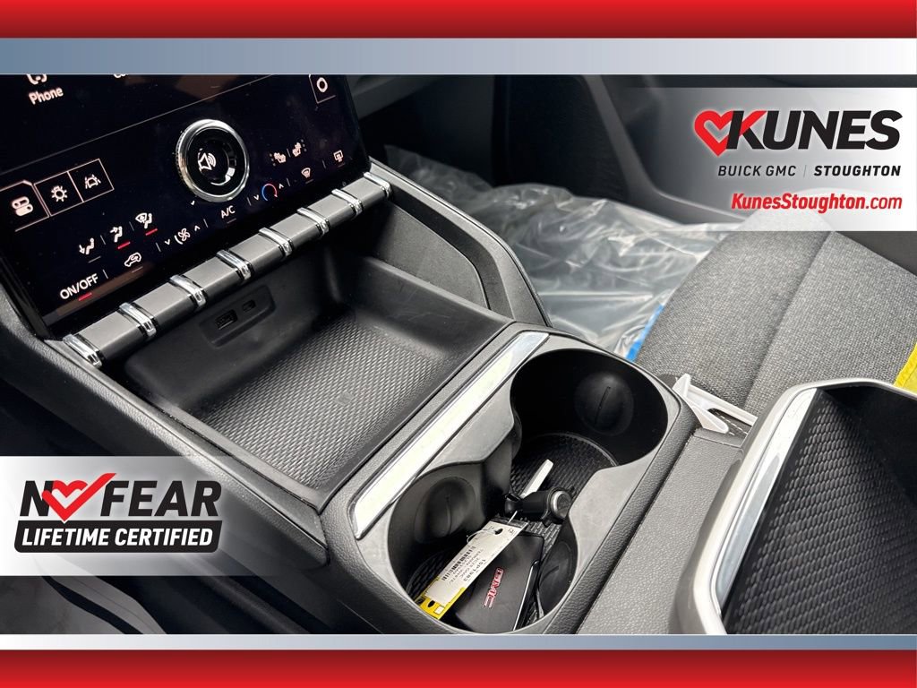 Used 2025 GMC Terrain Elevation image 31