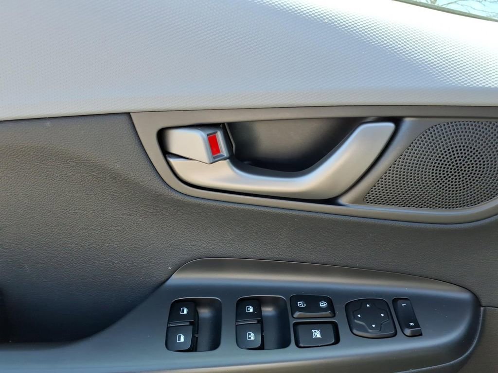 Used 2019 Hyundai Kona Ultimate image 21