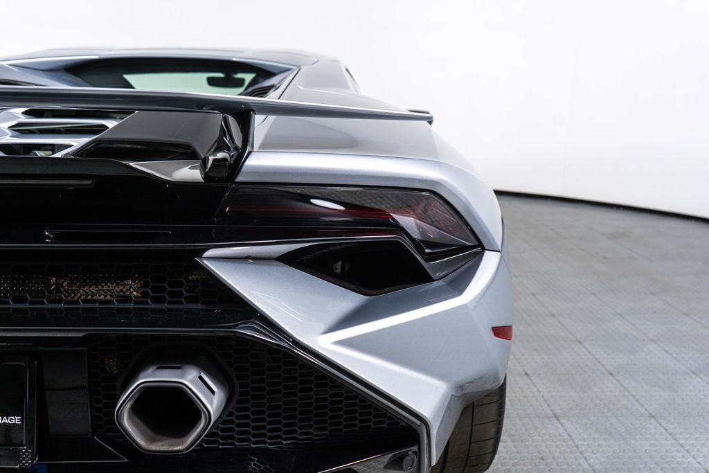 Used 2023 Lamborghini Huracan Tecnica image 17