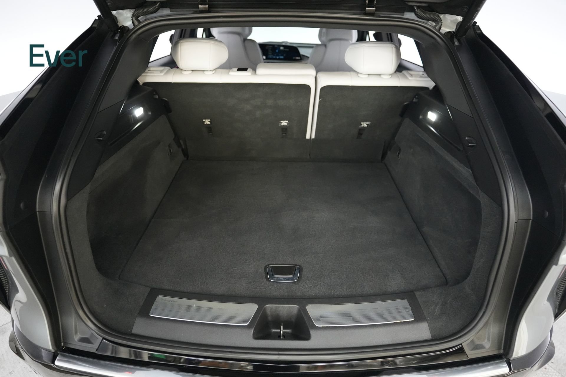 Used 2024 Cadillac Lyriq Luxury RWD image 8