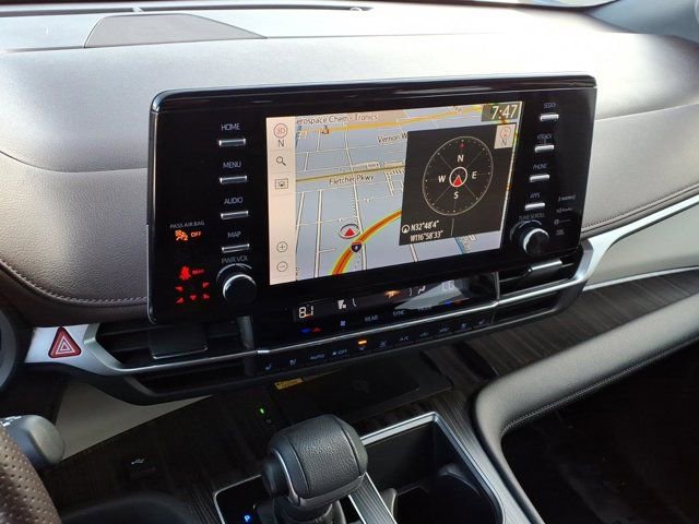 Used 2021 Toyota Sienna Platinum FWD image 5