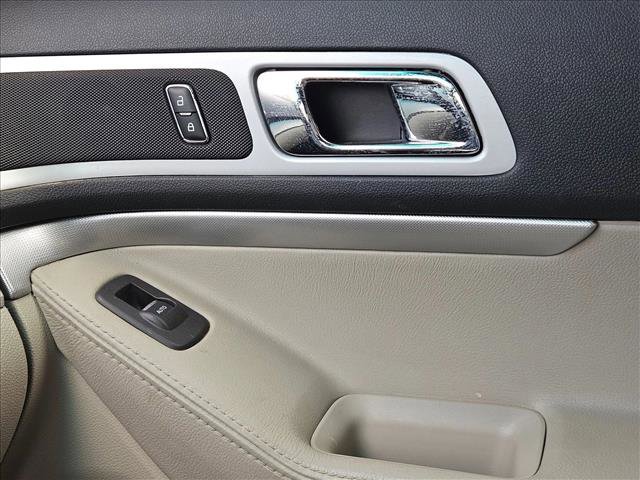 Used 2014 Ford Explorer XLT w/ Equipment Group 202A image 11