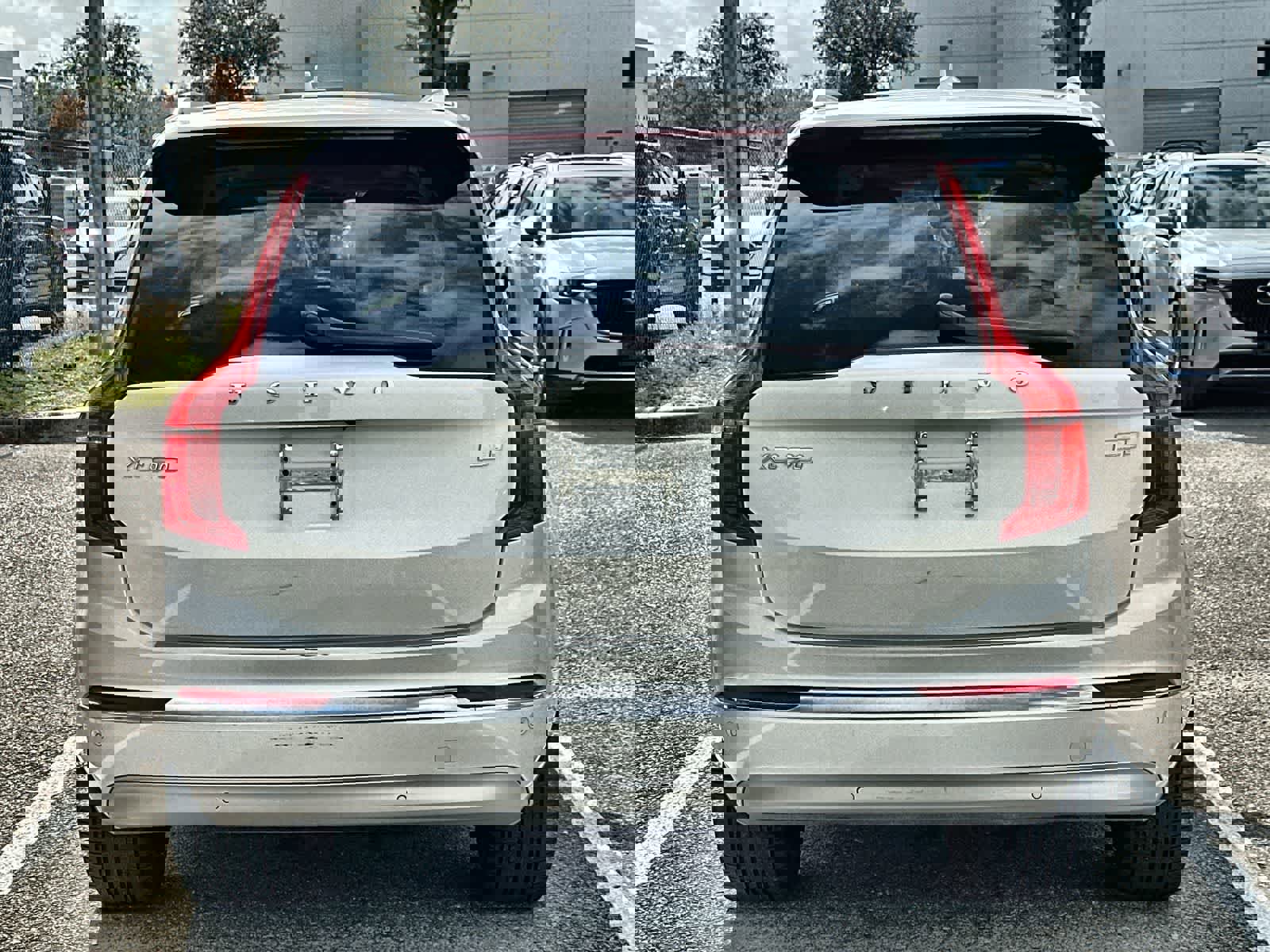 Used 2022 Volvo XC90 T8 Inscription image 5