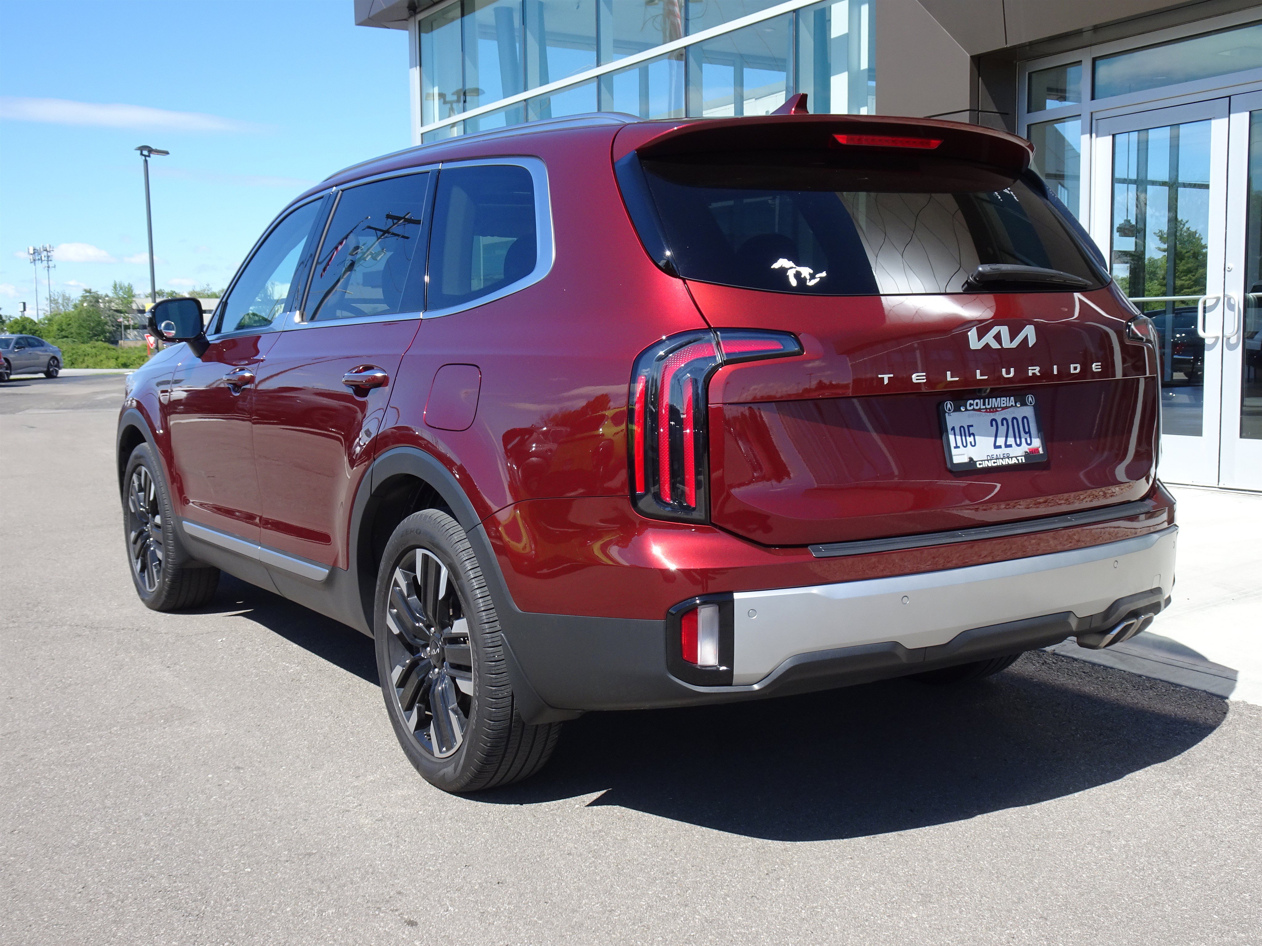 Used 2023 Kia Telluride SX FWD image 3