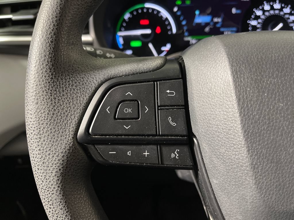 Used 2025 Toyota Sienna LE w/ LE Plus Package FWD image 28
