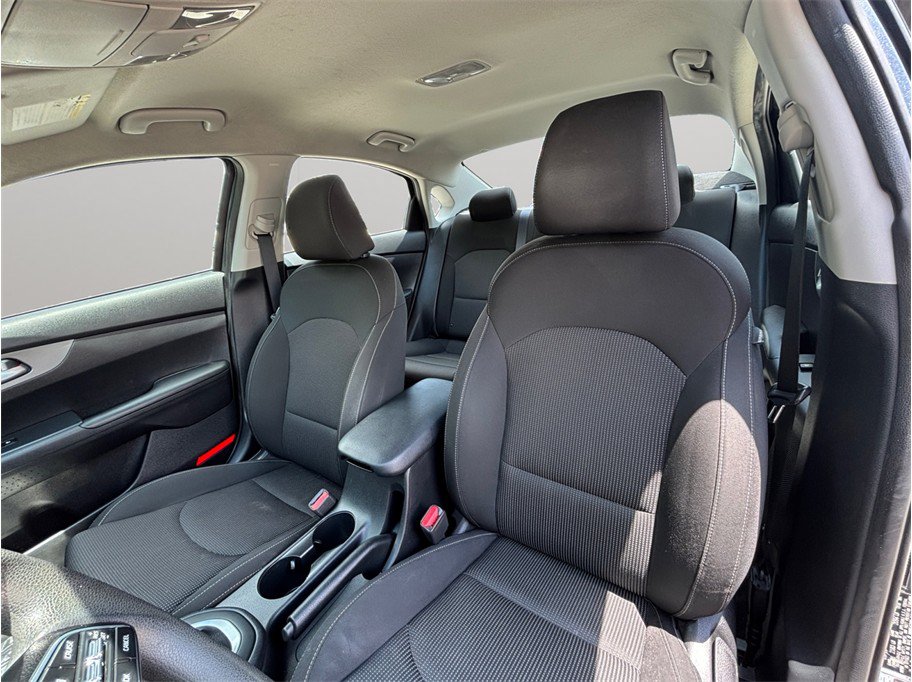 Used 2021 Kia Forte LXS FWD image 14