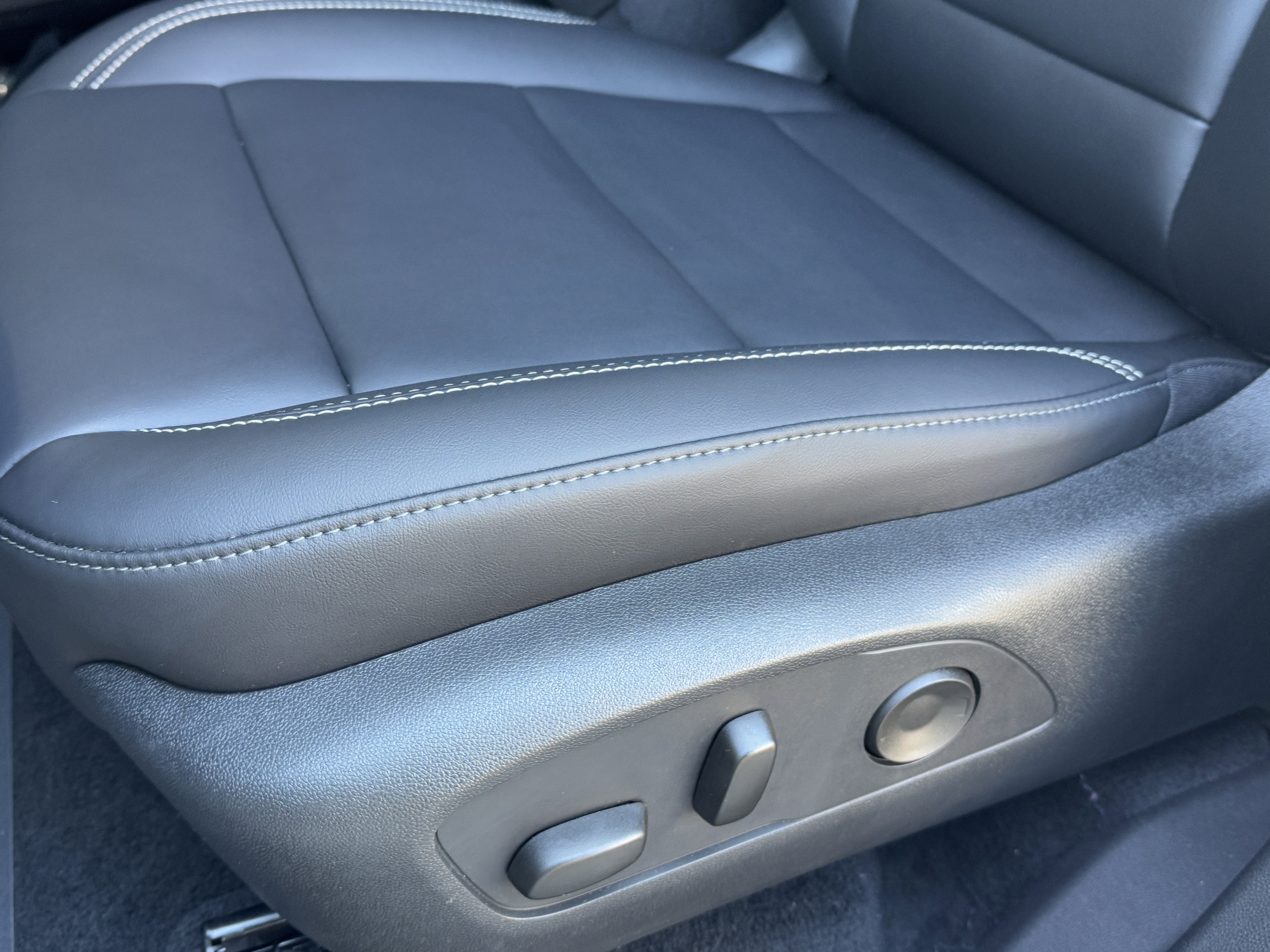 New 2026 GMC Acadia Elevation w/ Elevation Premium Package image 12