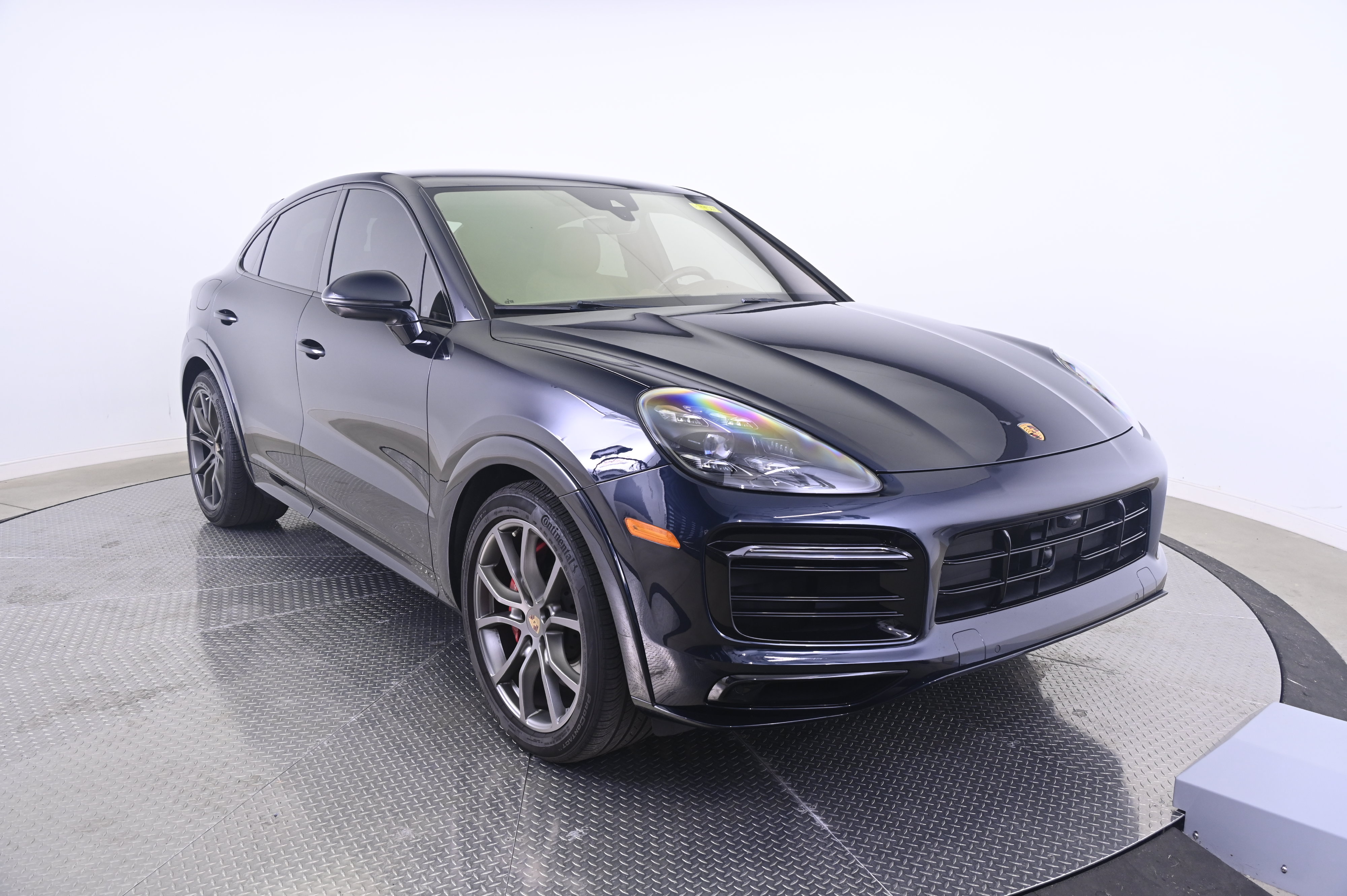 Certified 2023 Porsche Cayenne GTS AWD/4WD image 9