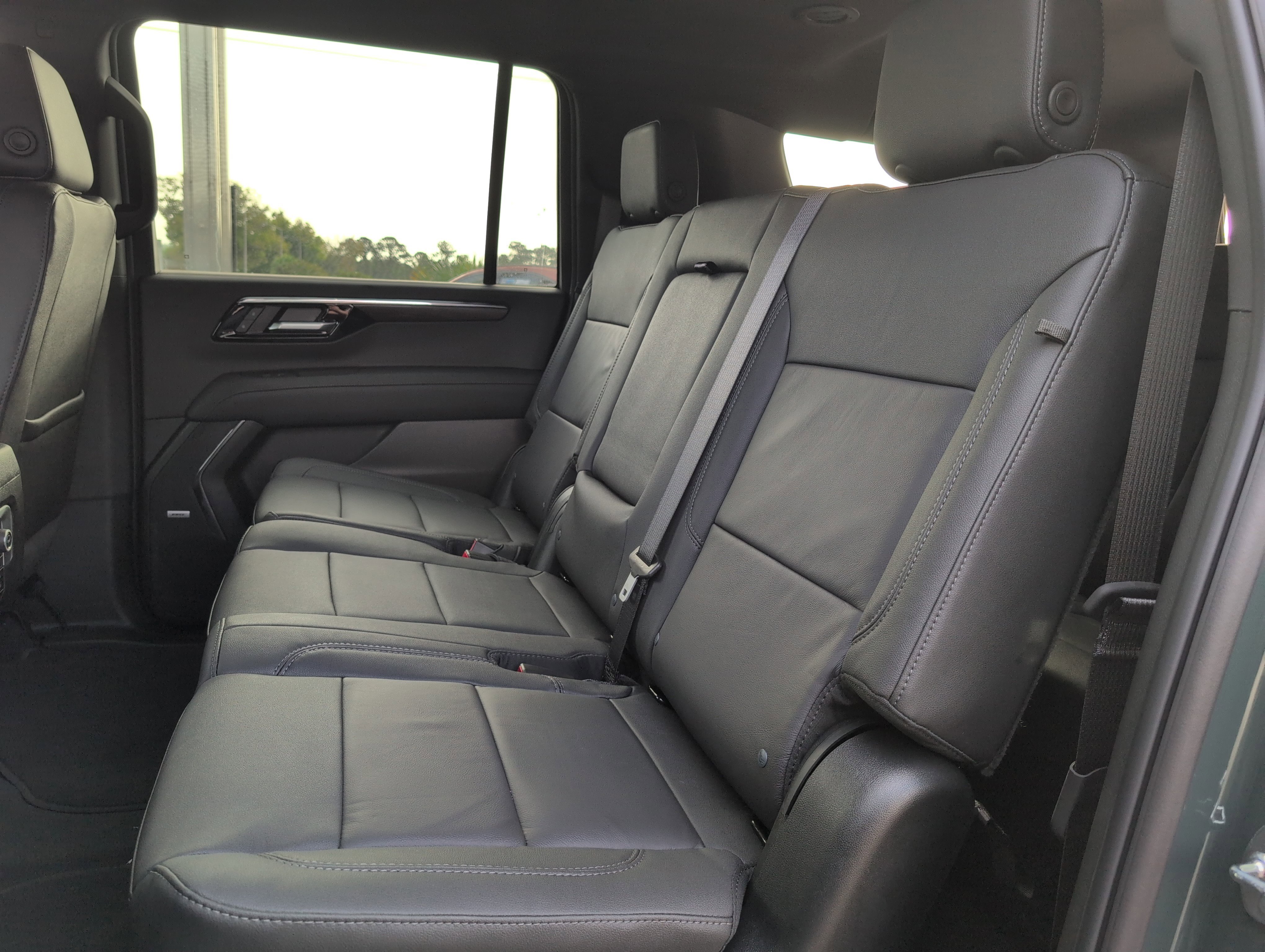 New 2026 Chevrolet Suburban Z71 w/ Comfort Package image 28