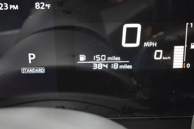 Used 2025 Nissan Kicks SV AWD/4WD image 27