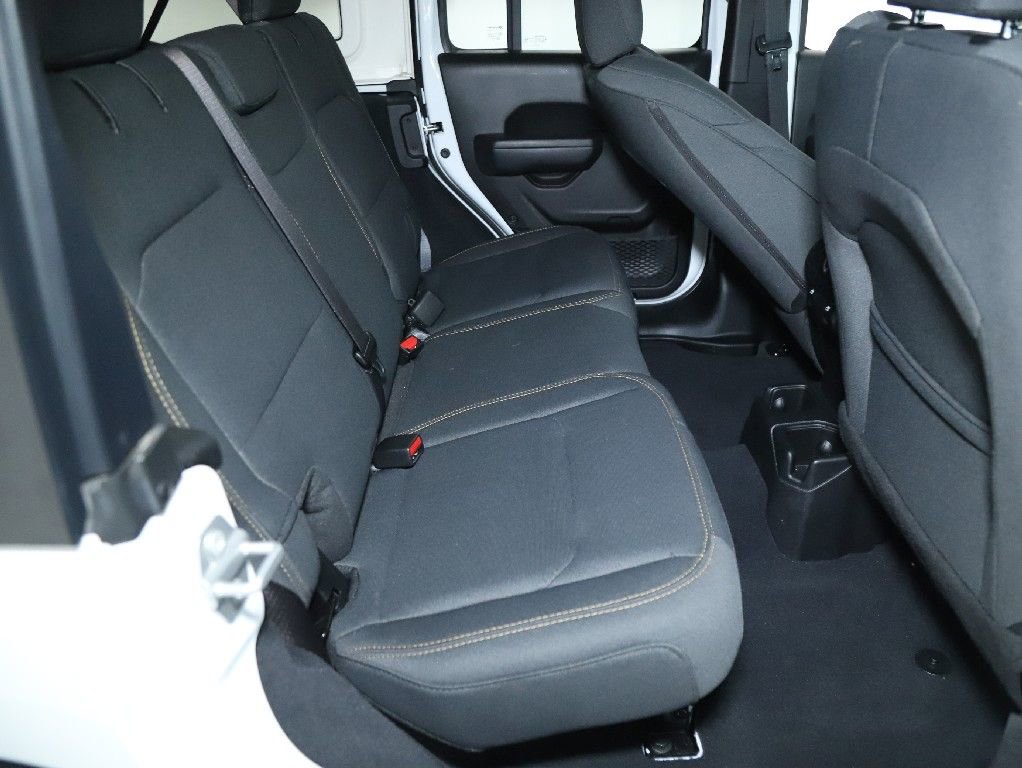 Used 2025 Jeep Wrangler Sport S image 32