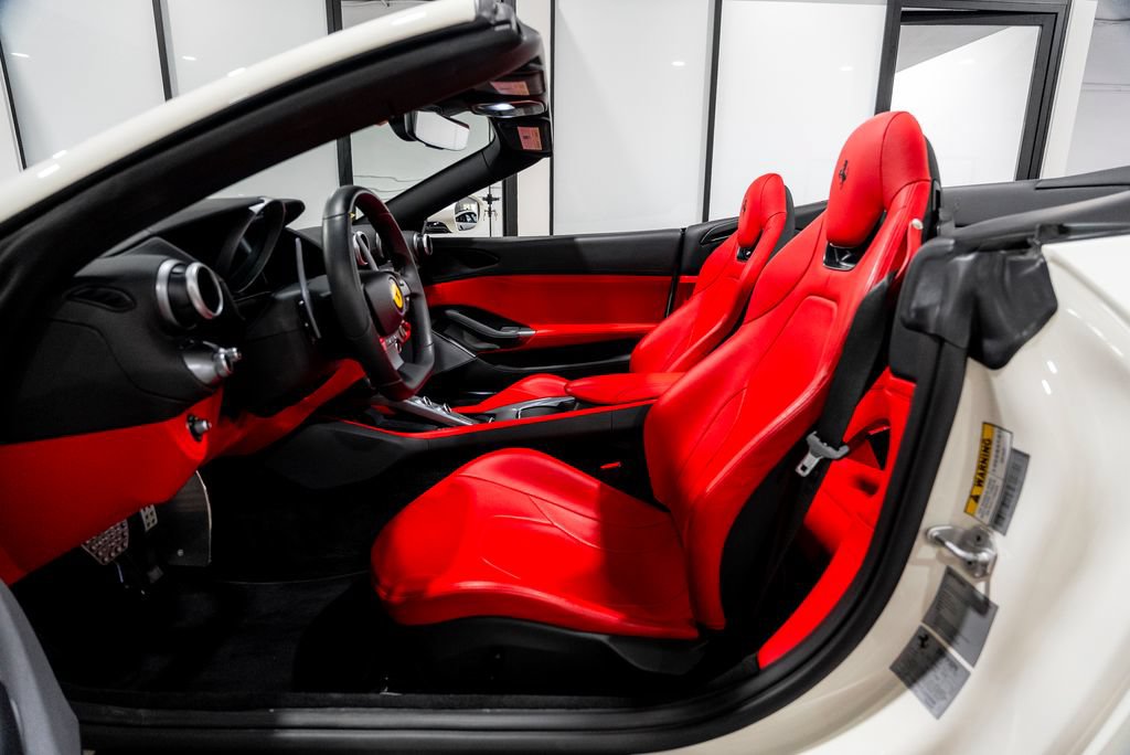 Used 2020 Ferrari Portofino RWD image 37