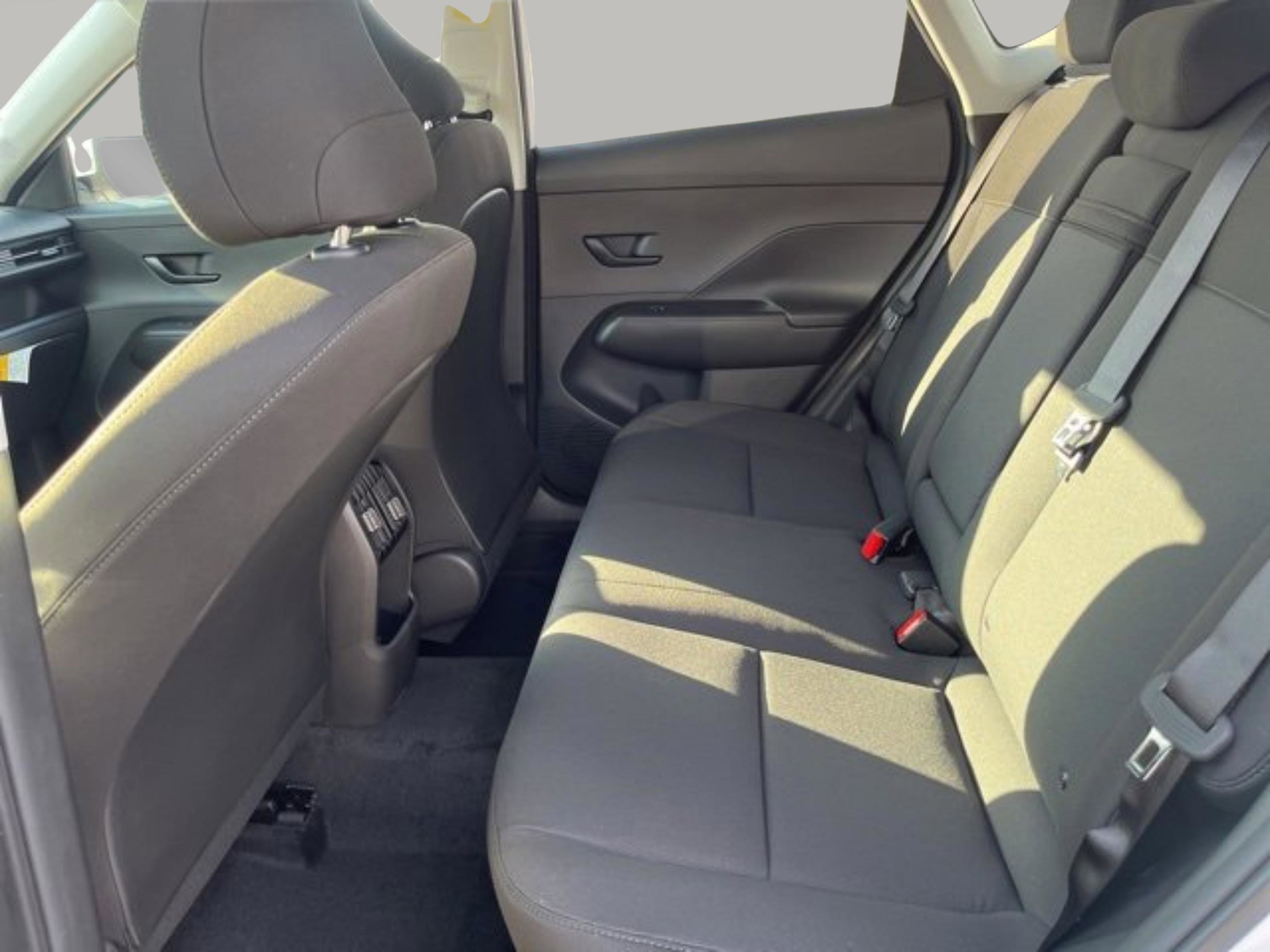 Certified 2025 Hyundai Kona SEL AWD/4WD image 18