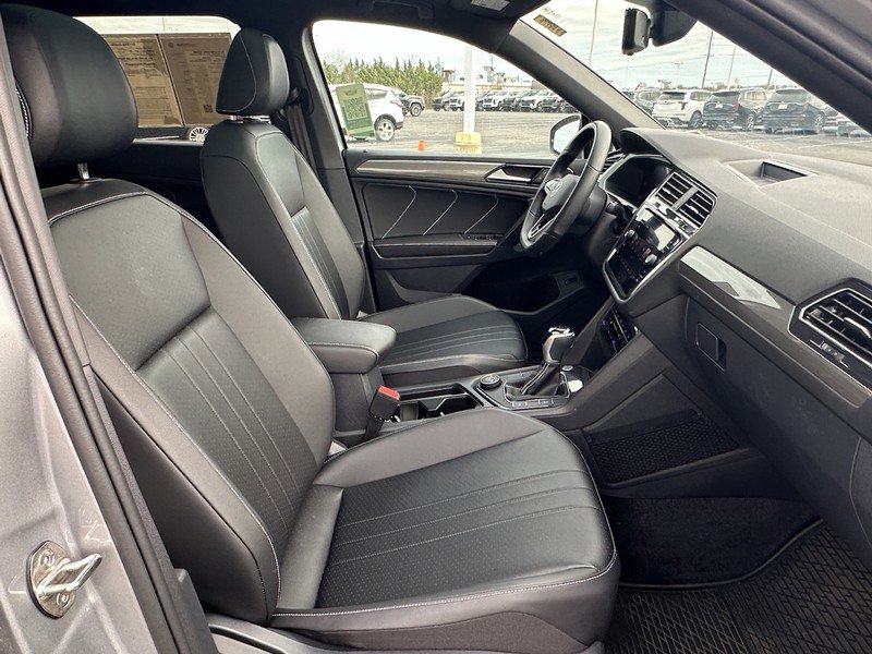 Used 2024 Volkswagen Tiguan SE R-Line w/ MDO Package, Two-Row image 19