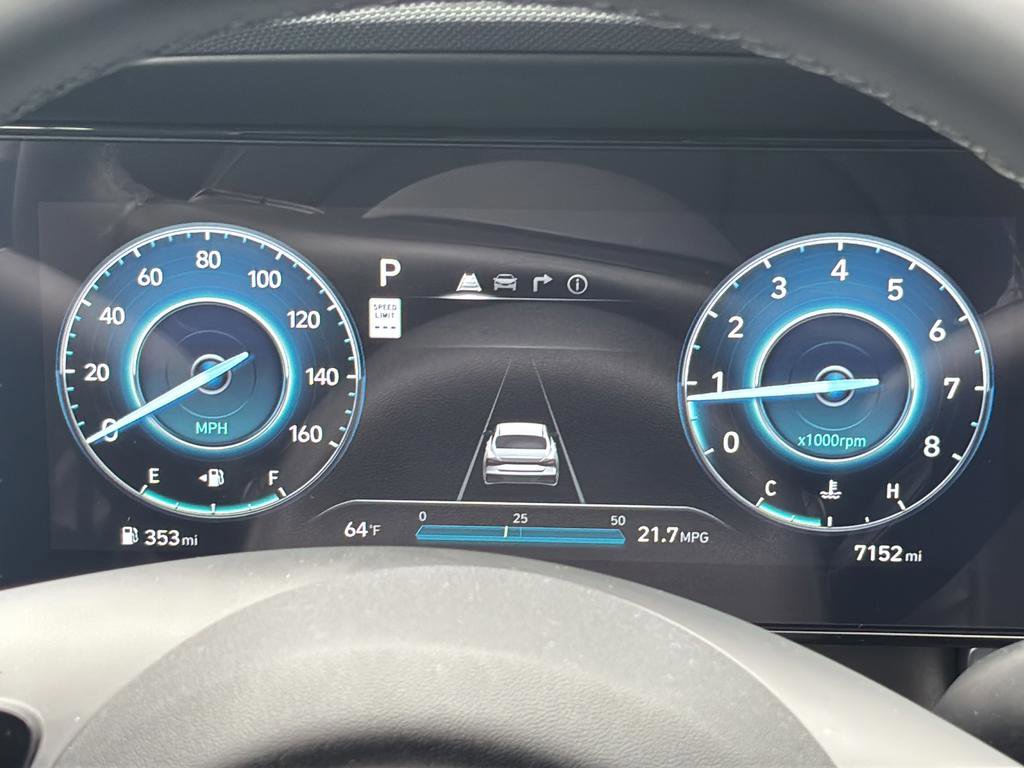 Certified 2025 Hyundai Elantra Limited image 29