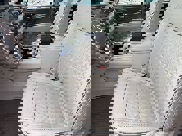 Used 2021 GMC Yukon Denali w/ Denali Premium Package image 6