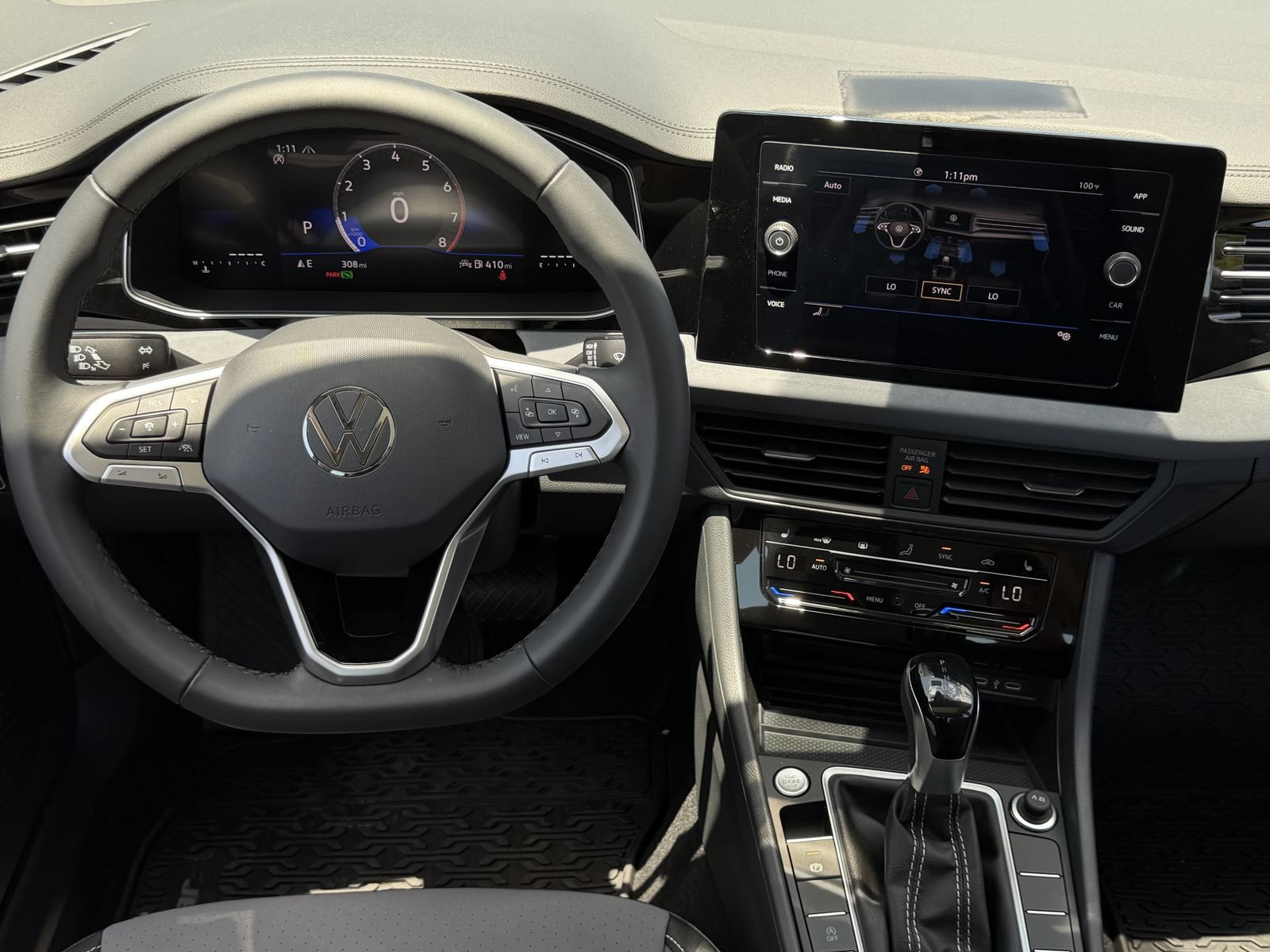 New 2026 Volkswagen Jetta SE FWD image 13