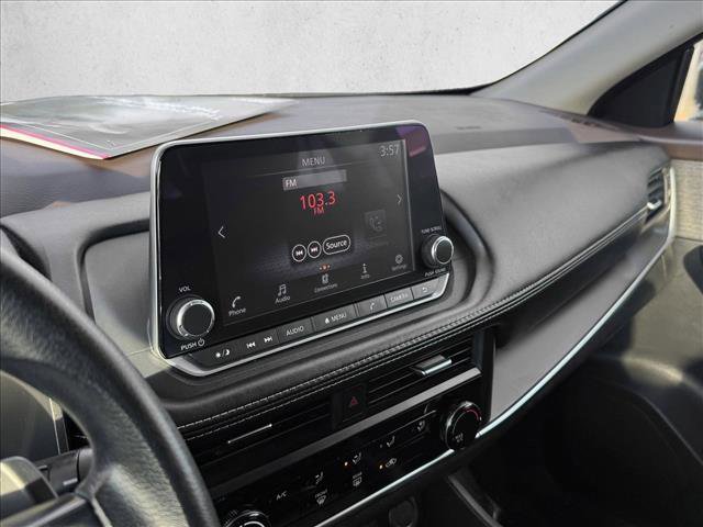 Used 2023 Nissan Rogue S image 11