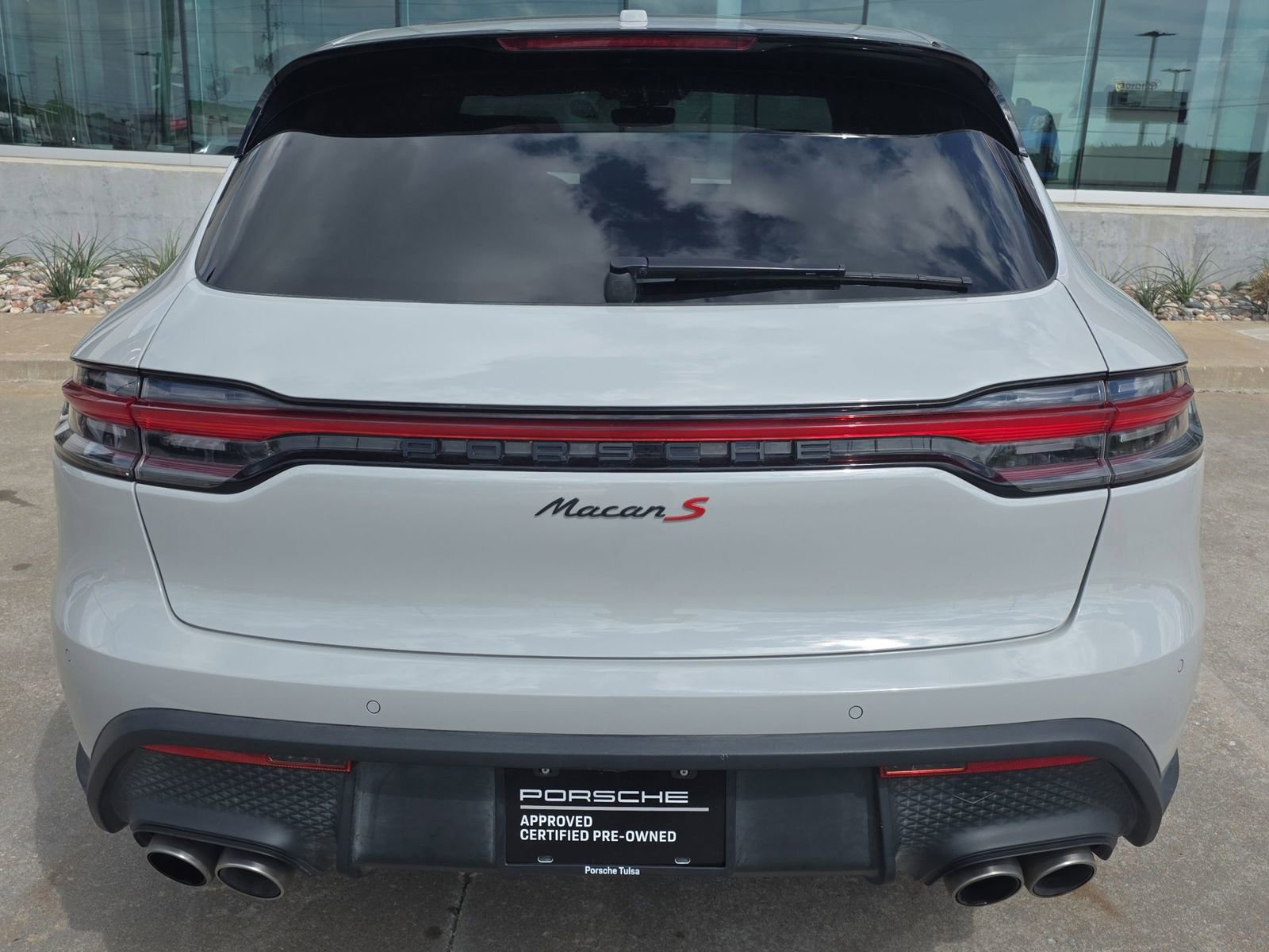 Certified 2023 Porsche Macan S image 6