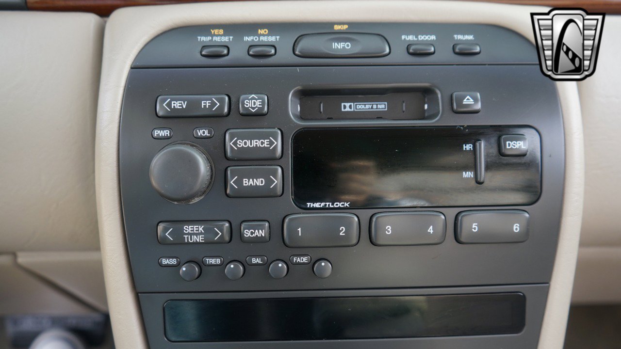 Used 2001 Cadillac Eldorado ESC w/ Comfort/Convenience Pkg image 15