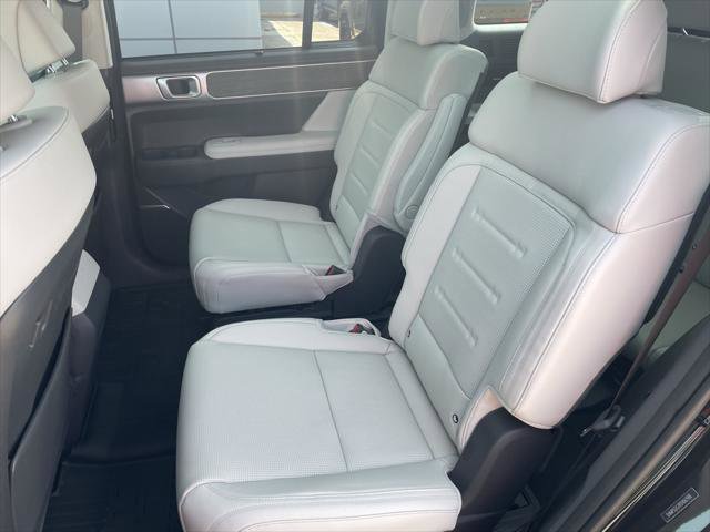 New 2025 Hyundai Santa Fe Calligraphy image 13