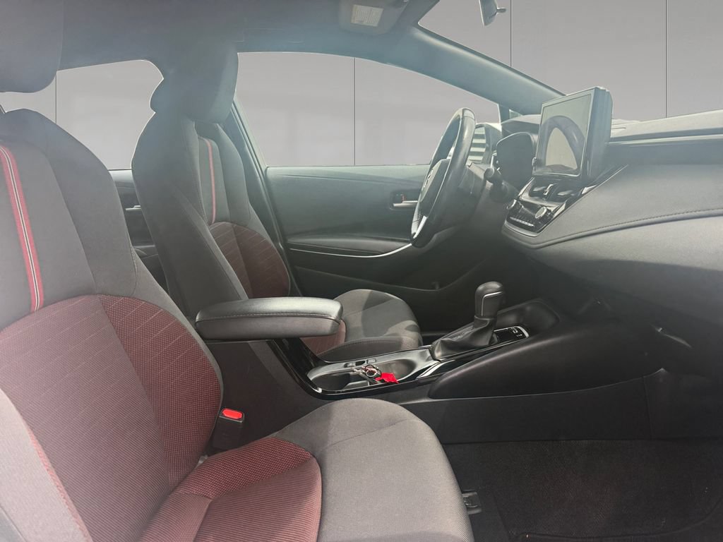 Used 2023 Toyota Corolla SE w/ Carpet Mat Package (TMS) FWD image 17
