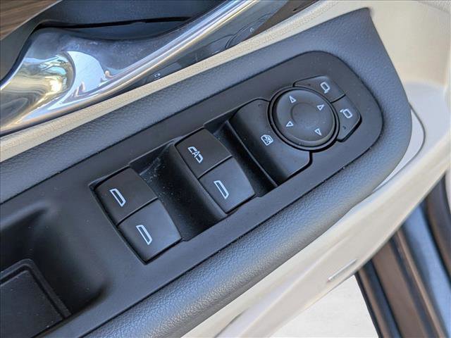 Used 2022 GMC Terrain Denali w/ Denali Premium Package AWD/4WD image 12