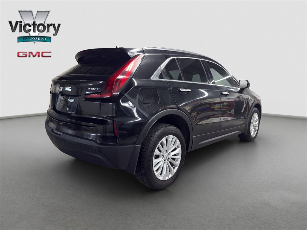 Used 2024 Cadillac XT4 Luxury w/ Cold Weather Package image 14