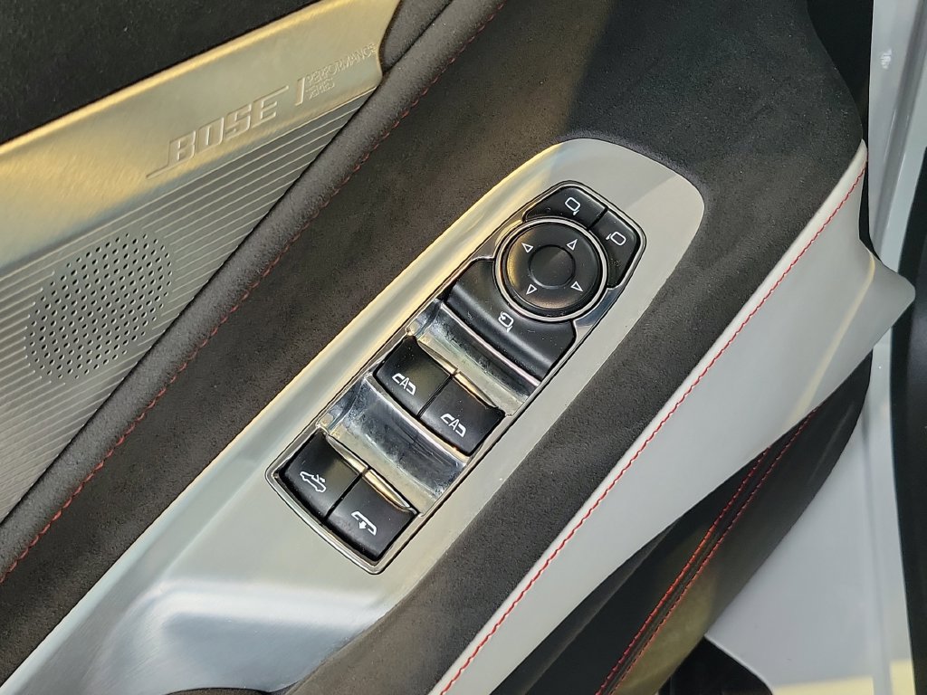 Used 2023 Chevrolet Corvette Stingray Premium Conv w/ Z51 Performance Package RWD image 10