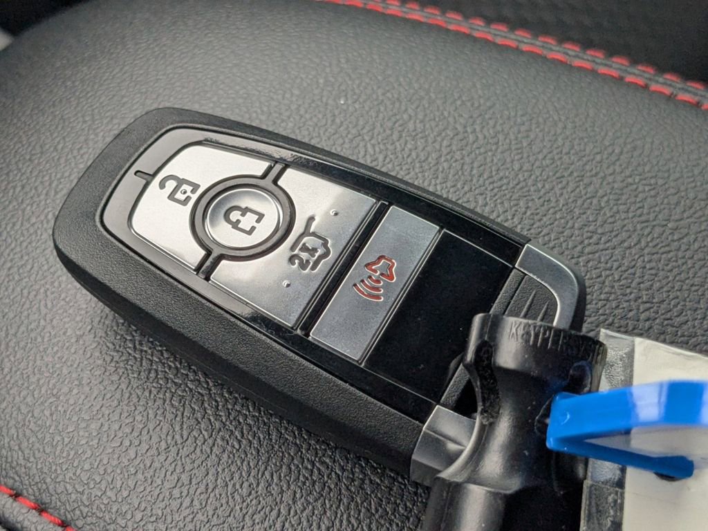 New 2026 Ford Escape ST-Line w/ Tech Pack #1 FWD image 31