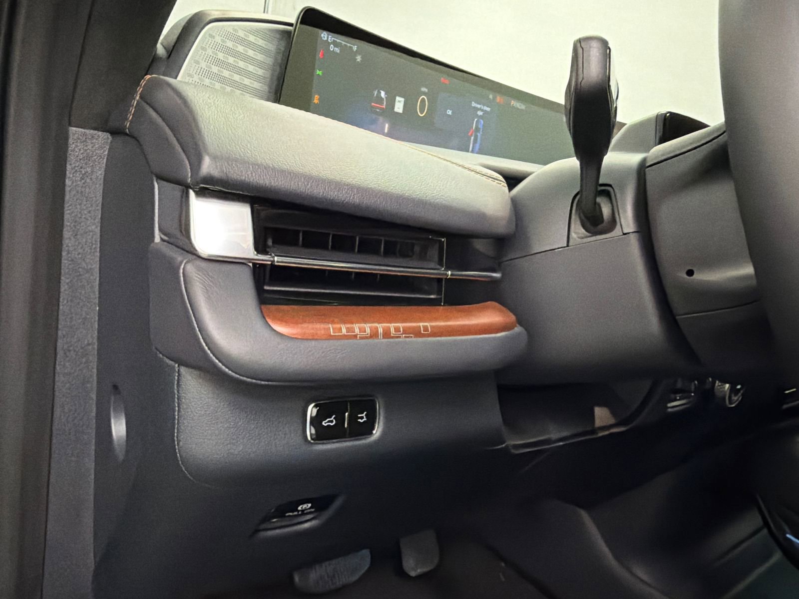 New 2026 Lincoln Navigator L Black Label image 38