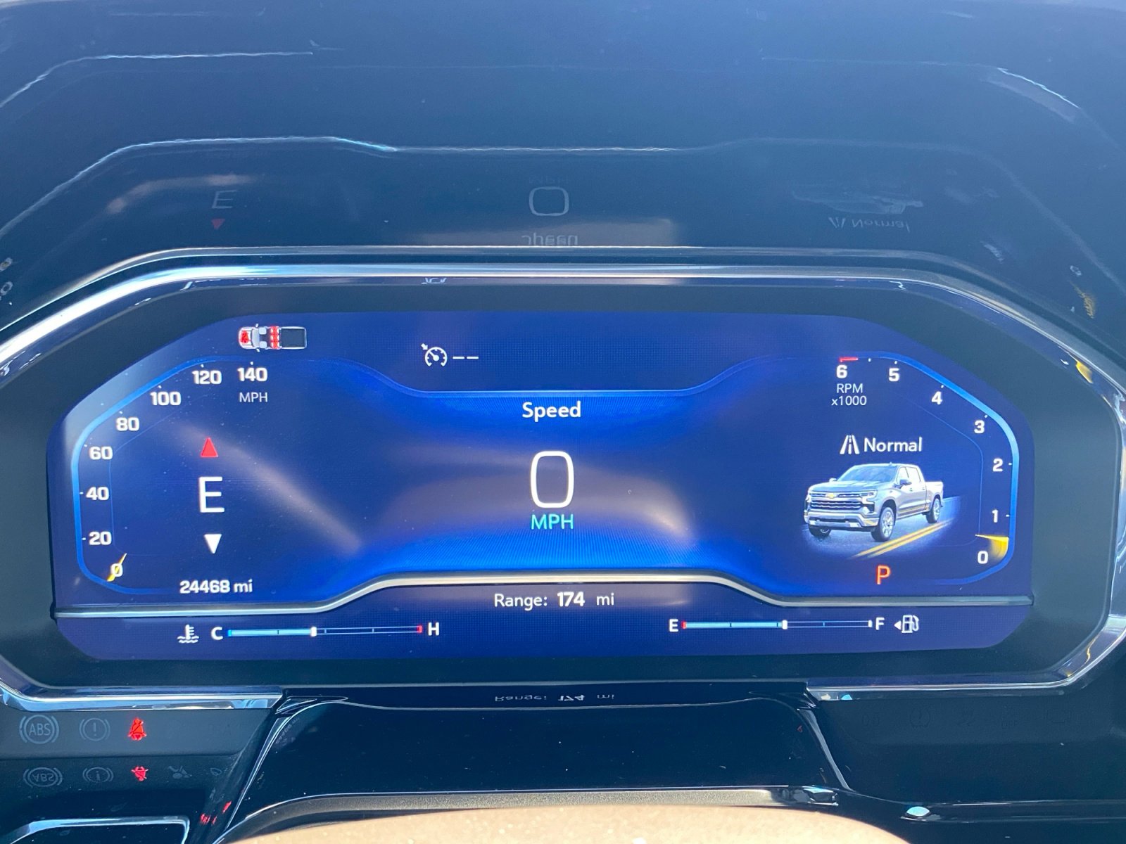 Used 2024 Chevrolet Silverado 1500 LT image 2