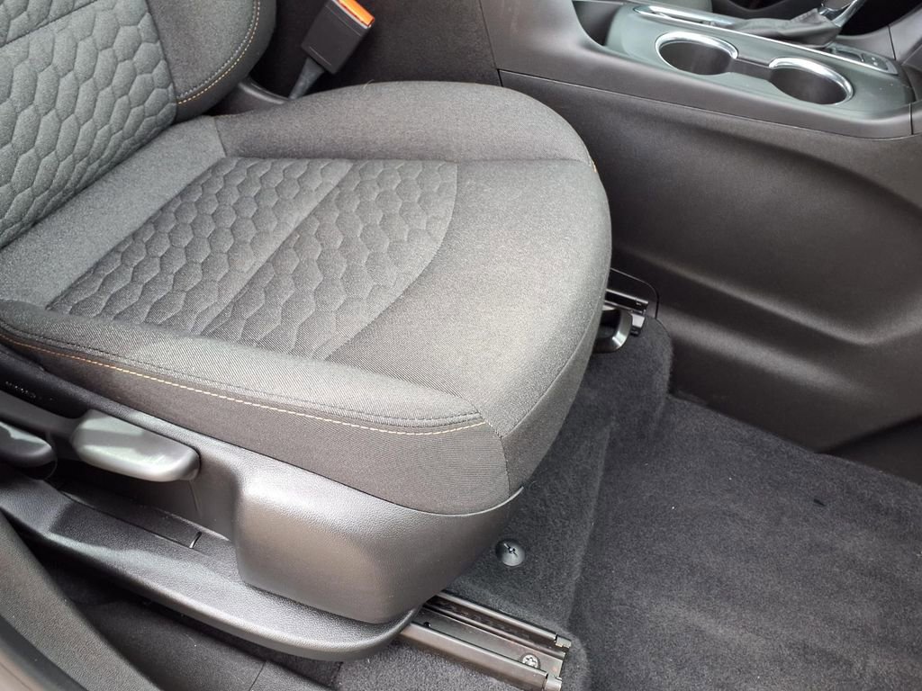 Used 2020 Chevrolet Equinox LT image 19