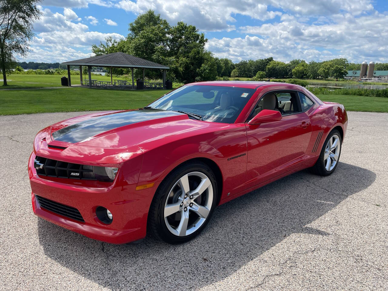Used 2010 Chevrolet Camaro SS w/ LPO, Ground Effects Package RWD image 2