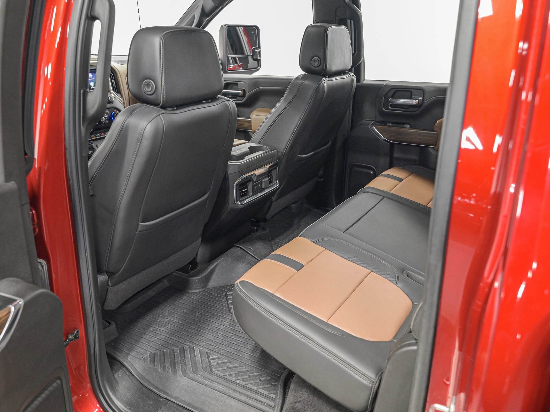 Used 2022 Chevrolet Silverado 2500 High Country w/ Safety Package II image 26