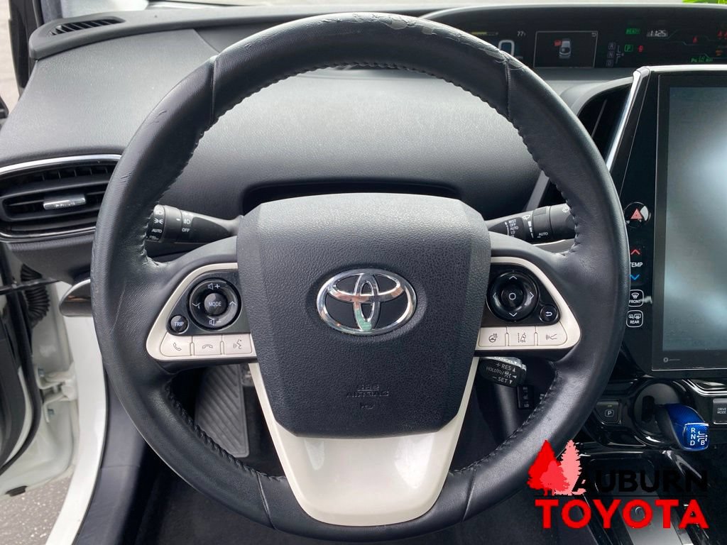 Used 2017 Toyota Prius Prime Advanced w/ Carpet Mat Package FWD image 33