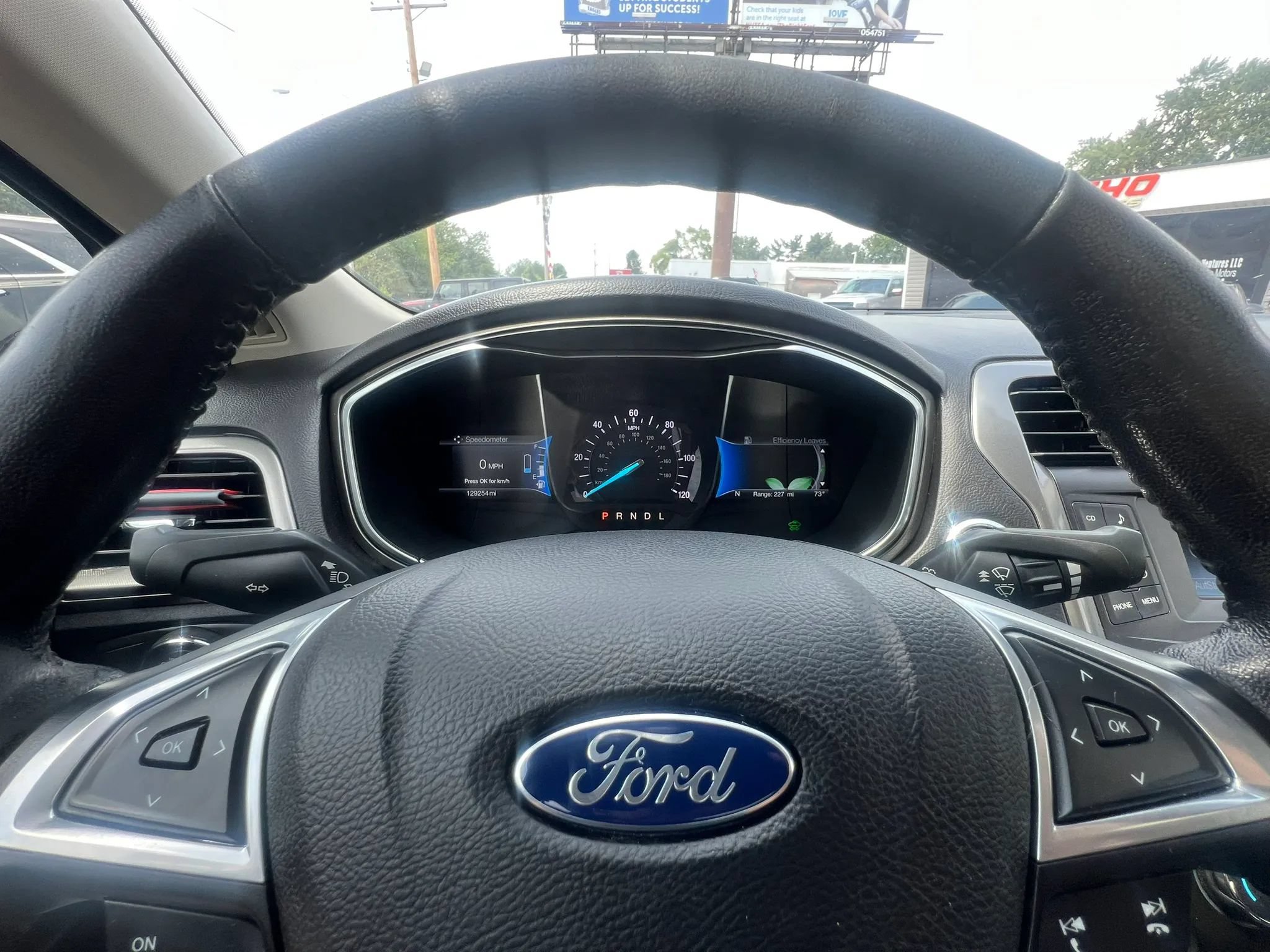 Used 2017 Ford Fusion SE w/ Equipment Group 601A FWD image 12
