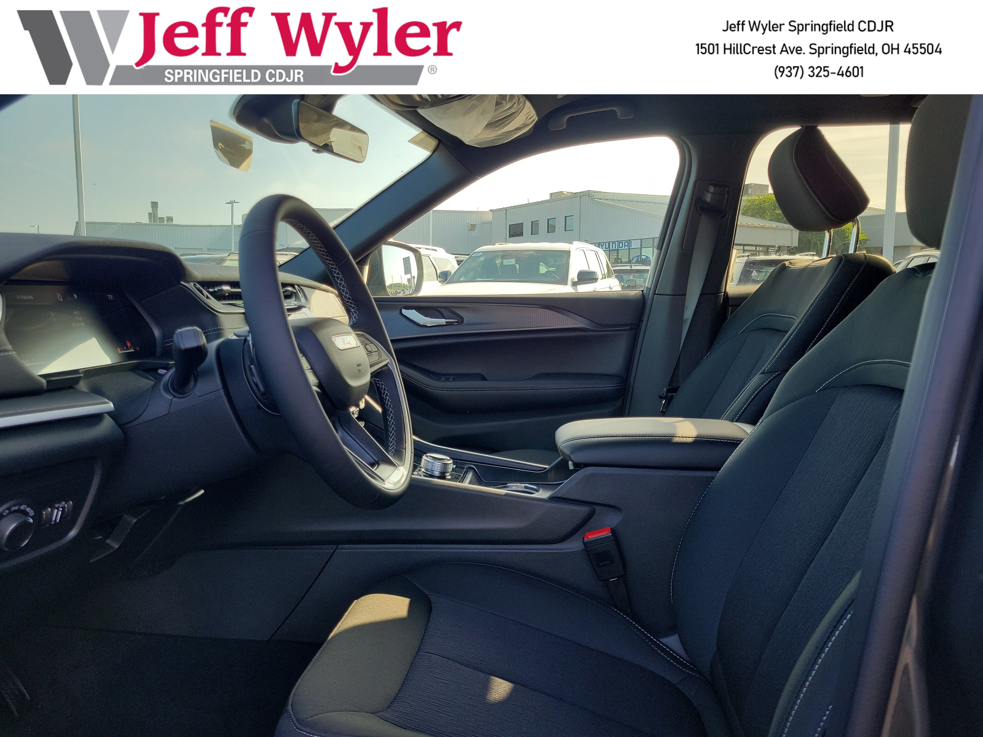 New 2026 Jeep Grand Cherokee Laredo AWD/4WD image 16