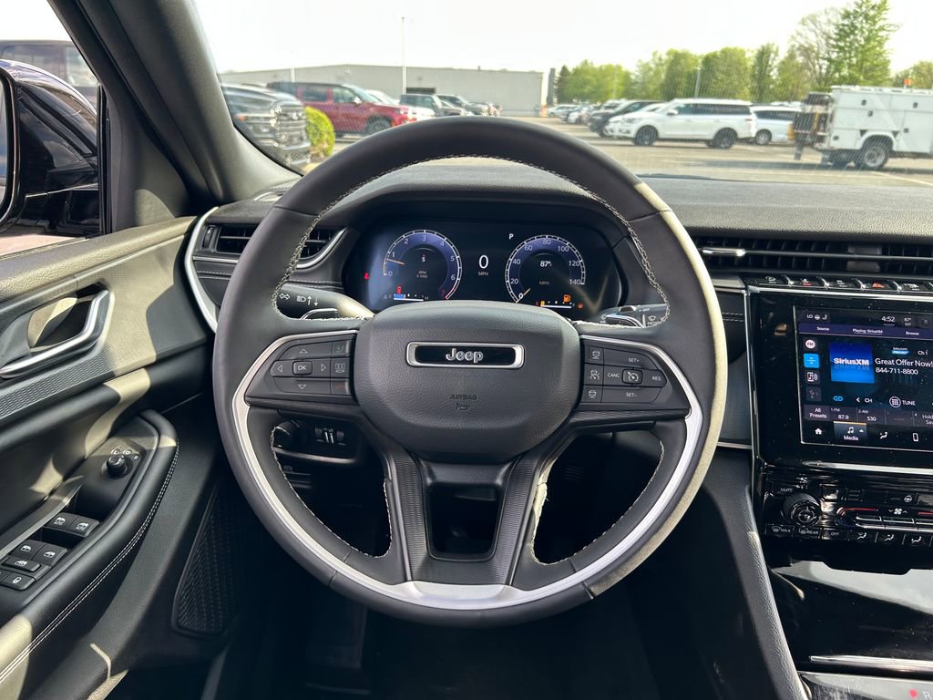 Certified 2023 Jeep Grand Cherokee L Laredo AWD/4WD image 10